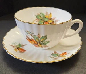 Vintage Radfords Bone China Teetasse & Untertasse Blumenmuster Made in England - Bild 1 von 6