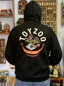 TOYZOO Black Gildan Softstyle Fleece Hoodie w/ Front Pouch Pocket ~ M ~ L ~ XL - Picture 1 of 7