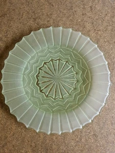 Vintage hellgrün gewellter Rand Teller 8 Zoll - Bild 1 von 4