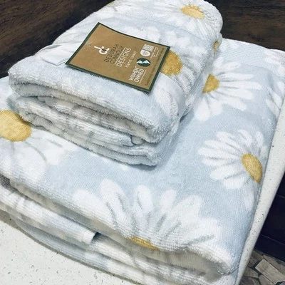 4 pc Deborah Connolly Designs Daisy Flowers - 2 Bath Towels + 2 Hand Towels Blue - Image 1 of 4