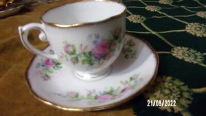 VTG ROSLYN FINE BONE CHINA 'MOSS ROSE' Tea Cup, Saucer, -Made In England - Picture 1 of 5