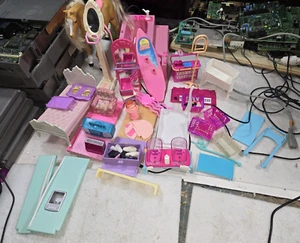 Mattel Barbie High Stepper Walking Horse 1993 y piezas aleatorias - faltan - PIEZAS - LEER - Imagen 1 de 22
