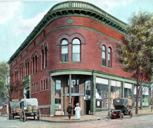 Everett Massachusetts Automobile City Hall Post Office Avenue Postcard - Picture 1 of 3