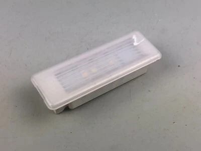 Lámpara de luz interior reposapiés BMW 1 Series F20 M135i 9242161 Foto 1 de 4