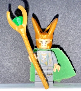 ⭐🦄 LEGO Marvel Loki Minifigura Vengadores 6868/6867/6869 con Casco con Cuernos 🆓📦 - Imagen 1 de 3