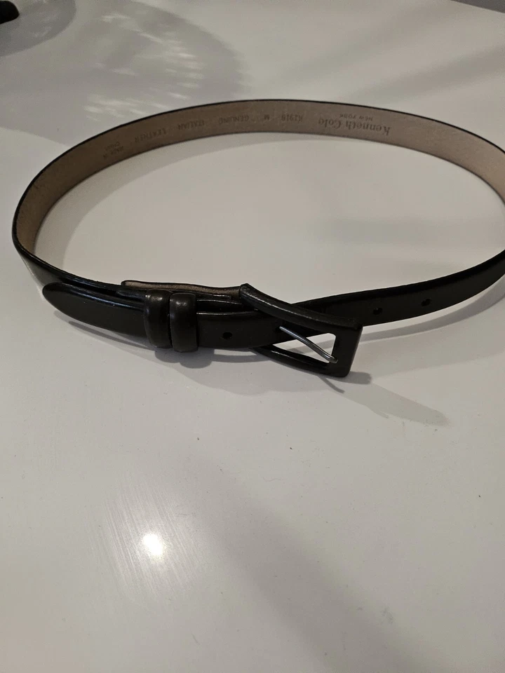 Cinto de couro italiano genuíno vintage Kenneth Cole New York, preto, tamanho médio 1,5 - Imagem 1 de 4