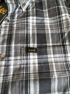 Camicia Lee elasticizzata manica lunga con bottoni rossa e blu a quadri taglia M nuova con etichetta - Foto 1 di 3