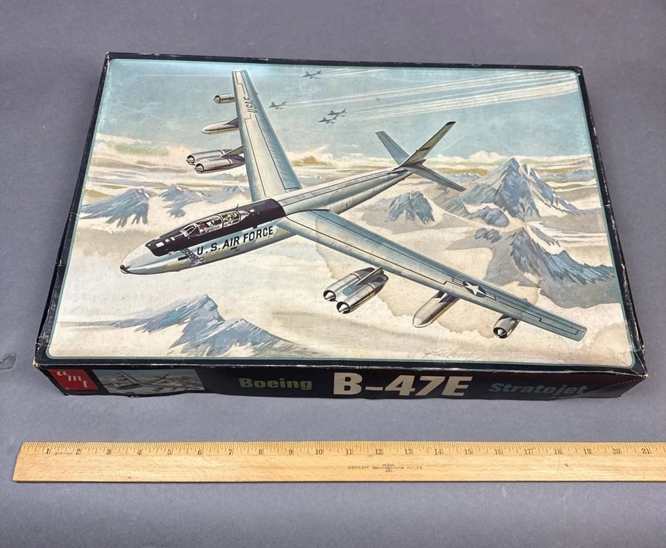 Vintage AMT 1/72nd USAF Boeing B-47E Stratojet Strategic Bomber -Super Cool!! - Image 1 of 4
