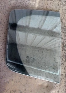 Holden Cruze JH 11-17 Hatch Right Rear Door 1/4 Glass - Picture 1 of 2