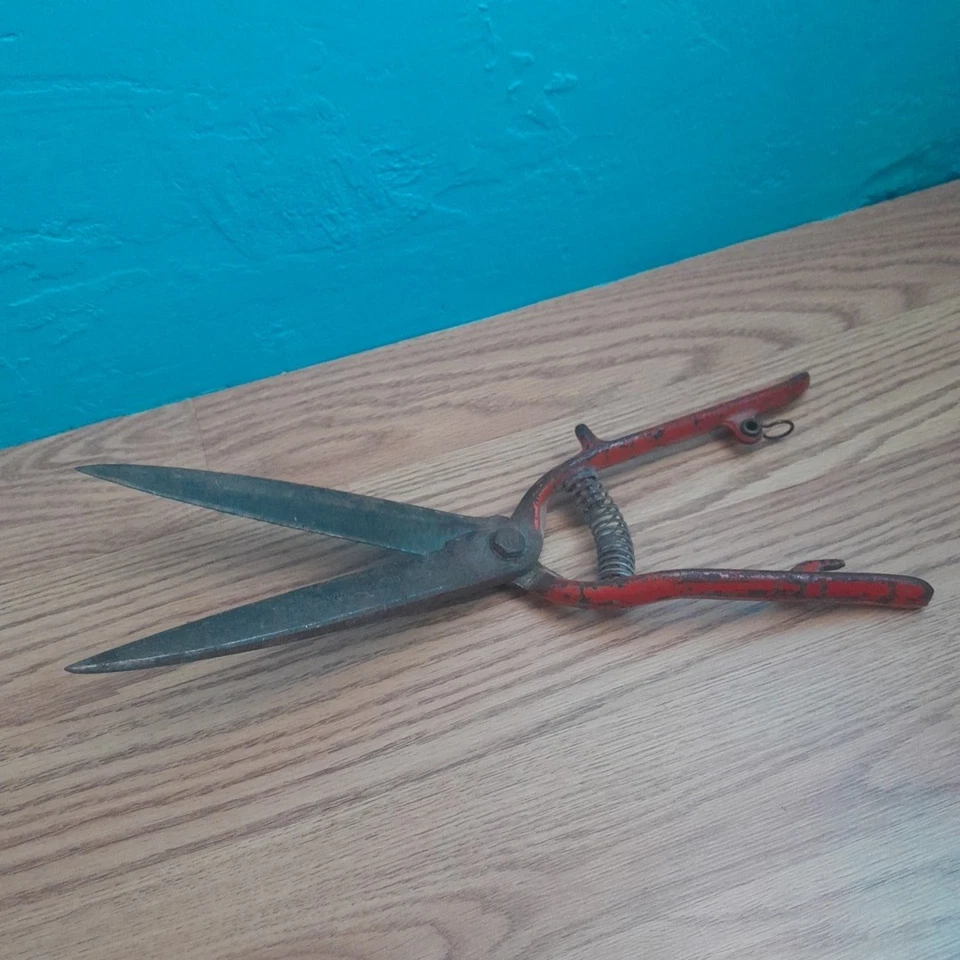 Vintage WISS No. 5600 Forged Steel Garden Grass Shears Red Handles  - Image 1 of 4