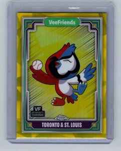 2025 Topps Chrome VeeFriends Toronto & St. Louis Yellow Refractor Parallel #94 - Bild 1 von 2