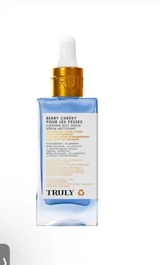 TRULY Berry Cheeky Clearing Butt Serum 3,1 fl. Oz. für glatte, klare und gleichmäßige Haut - Bild 1 von 3