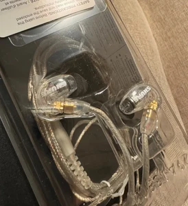 SHURE SE215 Clear Sound Isolating Wired Earphones_Clear/Express - Bild 1 von 1