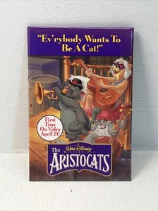 The Aristocats  Disney - Promo Movie Pin  New - Picture 1 of 4