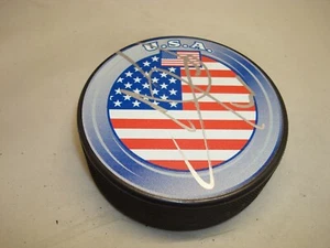 Disco de hockey autografiado por el equipo firmado de Estados Unidos 1B - Imagen 1 de 2