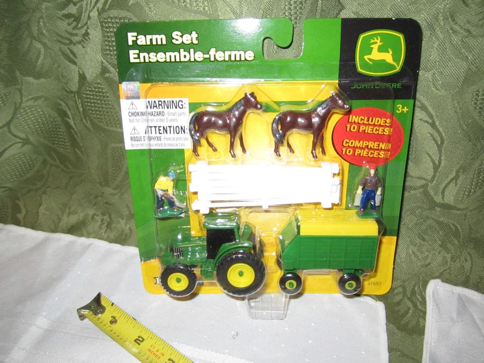 Ertl John Deere Farm Tractor Barn Set NEW Wagon fence Farmer Horse Equine white - Image 1 of 3