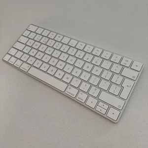 Apple Magic Keyboard English | Model # A1644 Wireless Bluetooth - Genuine Apple - Photo 1/5