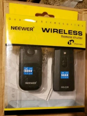 NEEWER WIRELESS Remote Shutter GD-C3R 16 Channels For Canon RS-80N3 Cord  - Image 1 of 4