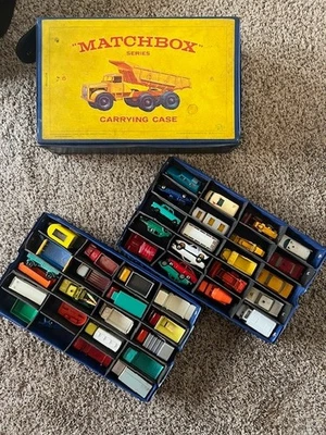 Lote De 42 Vehículos Diecast Matchbox Lesney De Colección + Remolques con Estuche De Transporte Foto 1 de 4