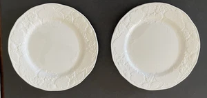 Wedgwood Bone China Strawberry and Vine White Set 7 Dinner Plates England 1988 - Picture 1 of 5