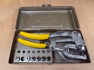 SCHÖN - ROPER WHITNEY METALLPRODUKTE NR. 5 JR HANDSTANZE MIT KOFFER STANZEN MATRIZEN USA - Bild 1 von 19