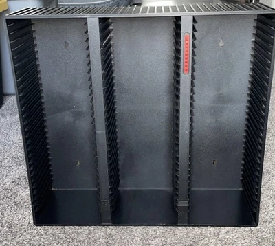 Estante de almacenamiento de CD vintage LASERLINE 90 negro estante de montaje en pared torre de disco compacto Foto 1 de 4