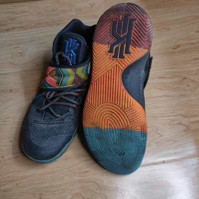 Nike Kyrie 2 BHM Negro Mes de la Historia | 828375-099 | EE. UU. Hombres Talla 10 Foto 1 de 4