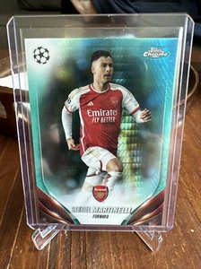2023/24 Topps Chrome UCC GABRIEL MARTINELLI AQUA PRIZM REFRACTOR ARSENAL #23 - Bild 1 von 2