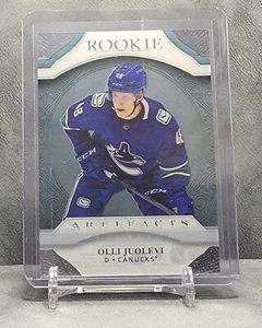 Olli Juolevi 2021-22 Artefactos 20-21 Actualización Clear Cut Rookies #214 Canucks SP - Imagen 1 de 2