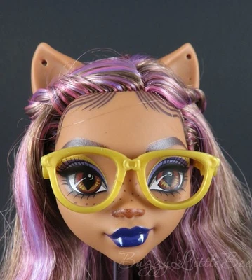 Muñeca Monster High G3 Clawdeen Wolf Core Refresh Gafas de Luna Doradas Foto 1 de 4