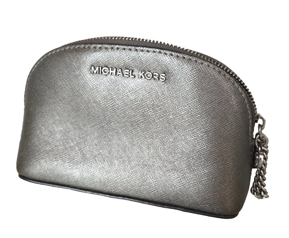 Bolso pequeño Michael Kors novedad de viaje de cuero plateado Foto 1 de 4