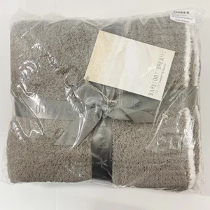 NWT Barefoot Dreams Style 520 CozyChic Rib Trim Throw - 45" x 60" Warm Gray - Picture 1 of 3