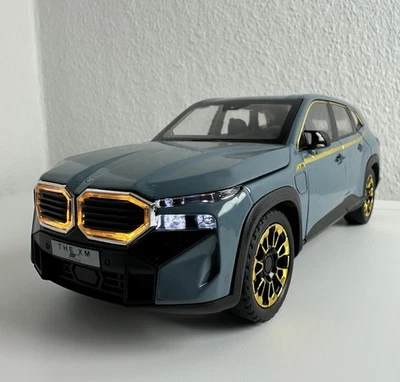 Modellauto 1:24 BMW XM Mit Box - Bild 1 von 4