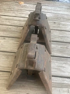 Antique Vintage Set Bell Shape Jack Stands Adjustable Metal Car Auto A D Brochu - Bild 1 von 3
