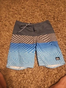 Quiksilver Highline Boys 27 Colorblock Swim Trunks Grey Blue Board Shorts 13/14 - Picture 1 of 3