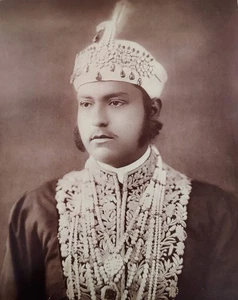 FOTO RARA, DEEN DAYAL MIR LAIQ ALI KHAN SALAR JUNG 2, HYDERABAD, INDIA - Imagen 1 de 2