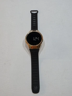 Reloj Digital Puma Faster P5051 Diseño Contorno Dorado y Negro Unisex con Retroiluminación  Foto 1 de 4
