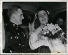 1942 Press Photo Lt Frank Reagan US Marine & bride Kathryn Donnely in PA