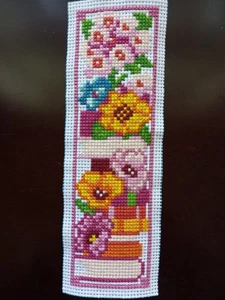 Kompletter Kreuzstich - Bücher und Blumen - Bild 1 von 2