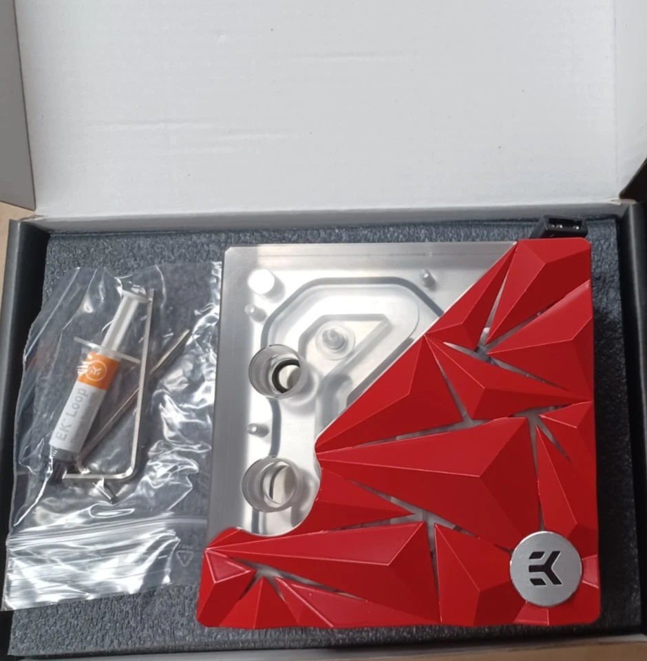 Luz de parada CERAKOTED PERSONALIZADA roja EK-Quantum Velocity² Edge D-RGB - 1700 Foto 1 de 1