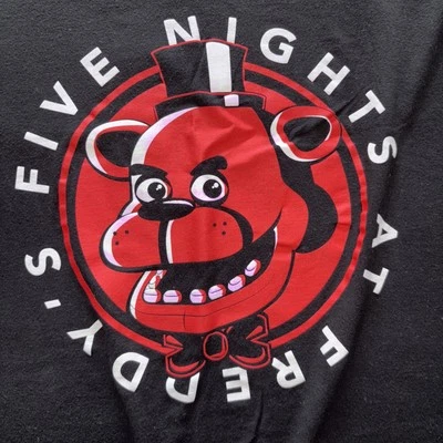 Camisa Videojuego Five Nights at Freddy’s Talla XL FNAF Freddy Fazbear Pizza Foto 1 de 4