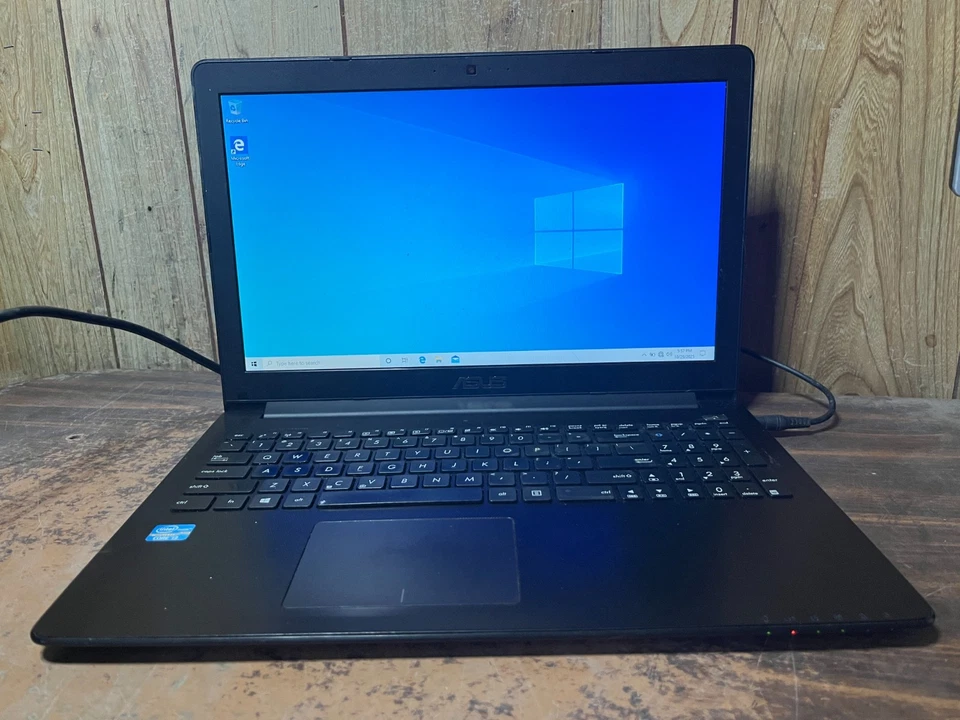 Portátil ASUS X502c 15.6" Windows 10 CPU Intel i5 4GB 320GB Cámara web HDMI USB 3.0 Foto 1 de 4