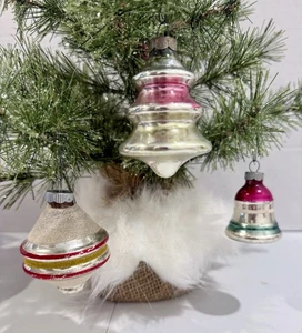 3 Vintage glänzende Brite Glas Weihnachtsschmuck (1) Glimmer Top (2) gestreifte Glocken - Bild 1 von 17