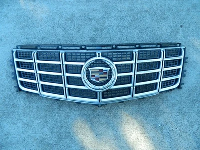 Cadillac XTS 2013-2015 parrilla OEM usada Foto 1 de 4