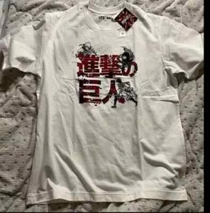 NEU UNIQLO Attack on Titan UT Kurzarm Grafik T-Shirt Eren Mikasa Armin Herren - Bild 1 von 2