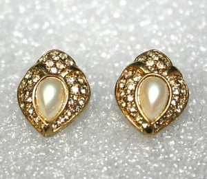 Teardrop Pearl Bead Clear Rhinestone Goldtone Earrings Stud Post Back  - Picture 1 of 2