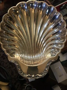 Clamshell Serving Tray - Picture 1 of 1