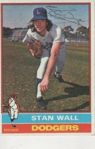 Topps #584 1976 firmado por Stan Wall - Los Angeles Dodgers - Imagen 1 de 1