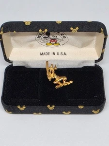 RARE Vintage Disney Goofy Playing Baseball Gold Lapel Pin Tie Tack - Bild 1 von 6