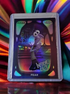 🔥2024 TOPPS CHROME DISNEY! FEAR! CHROME REFRACTOR INSIDE OUT #HQ-3 - Picture 1 of 2
